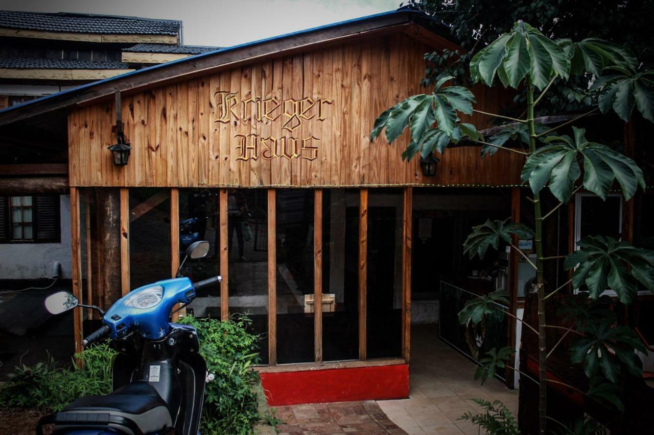 Ostello Krieger Haus Puerto Iguazú Esterno foto
